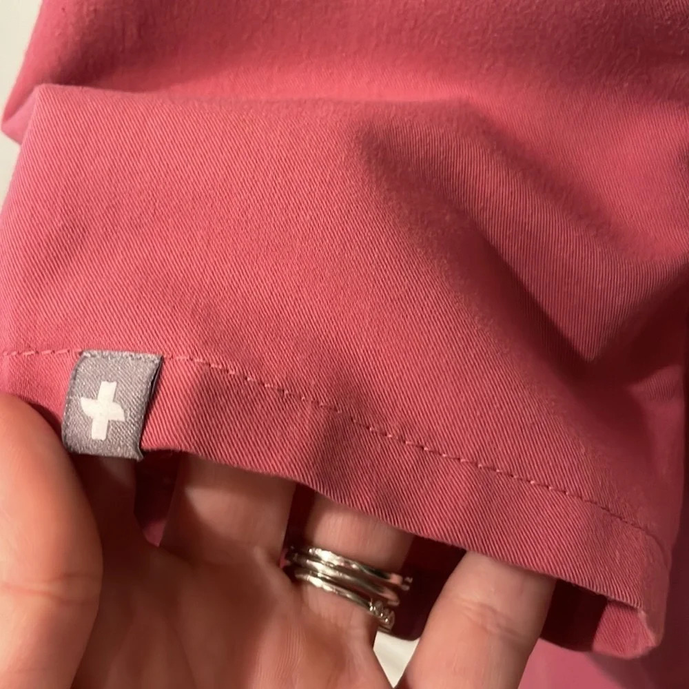 Figs Casma Three-Pocket Scrub Top - Picture 7 of 13